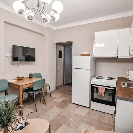 Tip Top Apartment Халкис Екстериор снимка