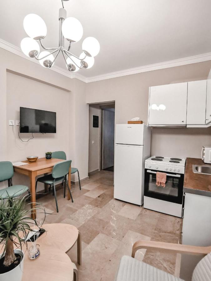 Tip Top Apartment Халкис Екстериор снимка