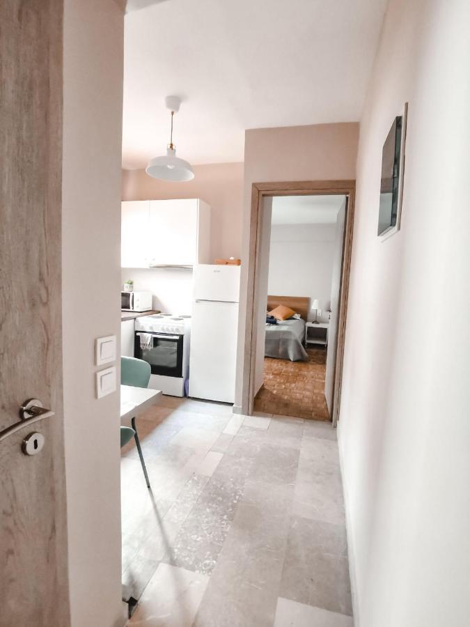 Tip Top Apartment Халкис Екстериор снимка